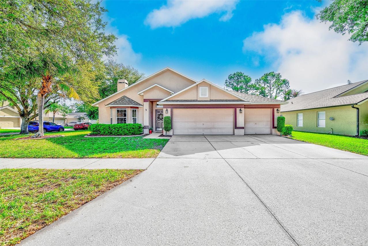 2927 Hickory Grove Dr., Valrico, FL 33596