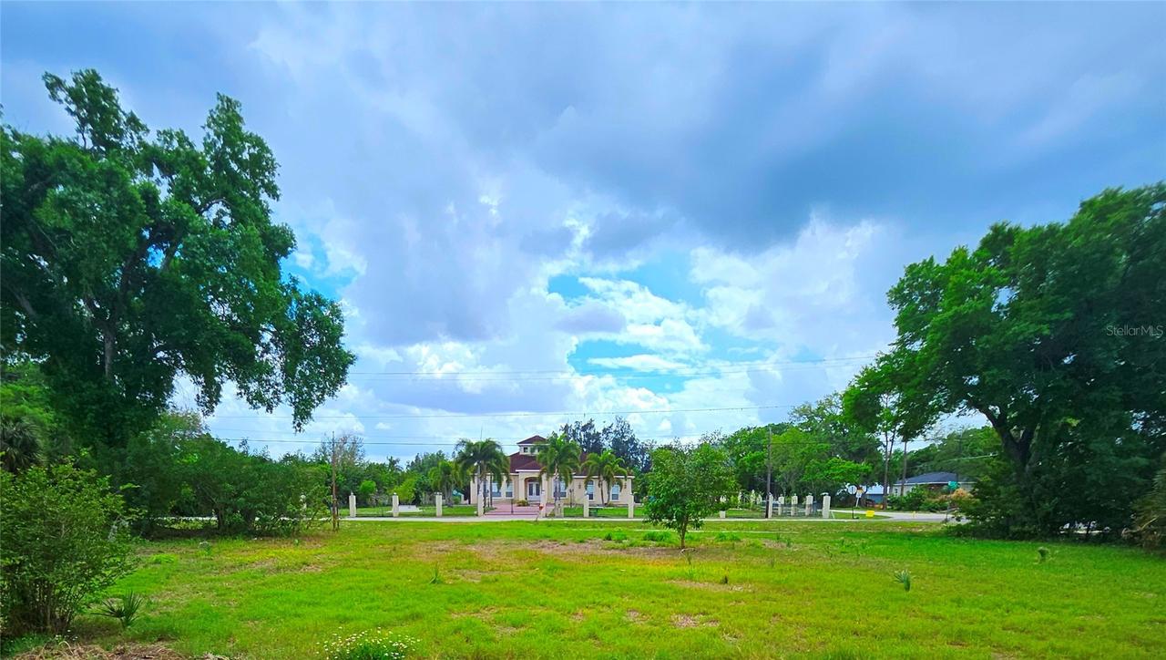 919 College Ave., Ruskin, FL 33570