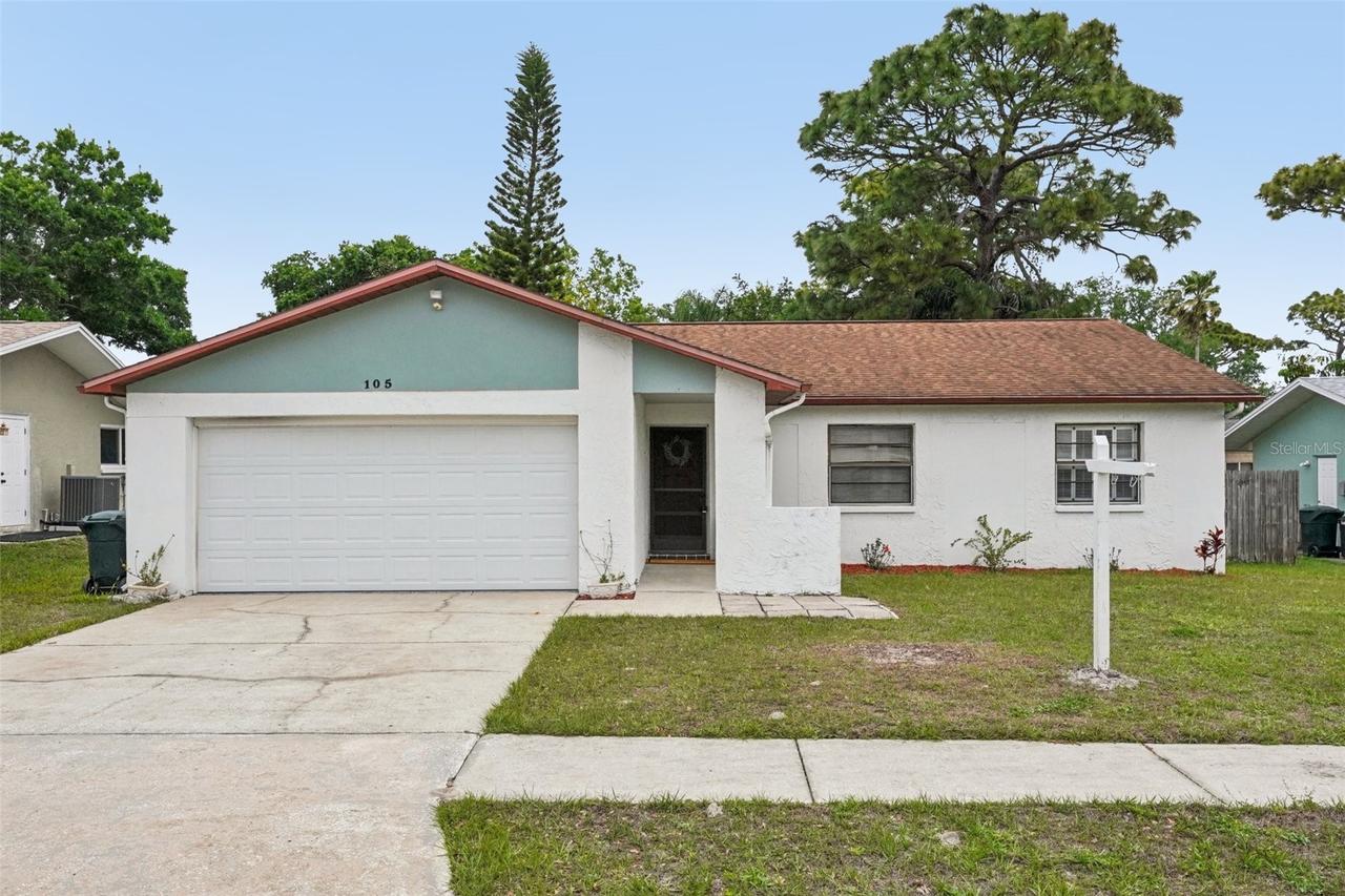 105 Lotus Cir., Safety Harbor, FL 34695