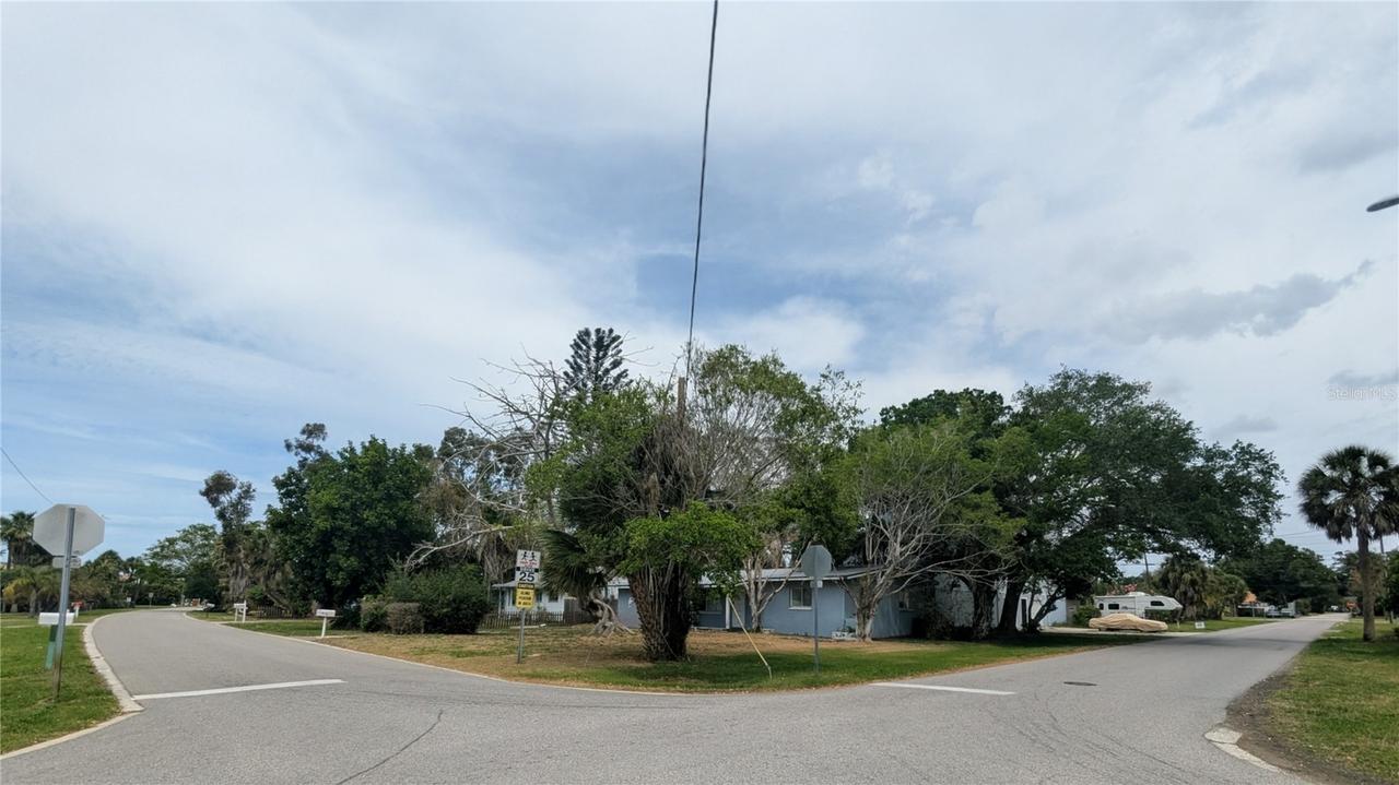 7001 & 7011 Hibiscus Ave., South Pasadena, FL 33707