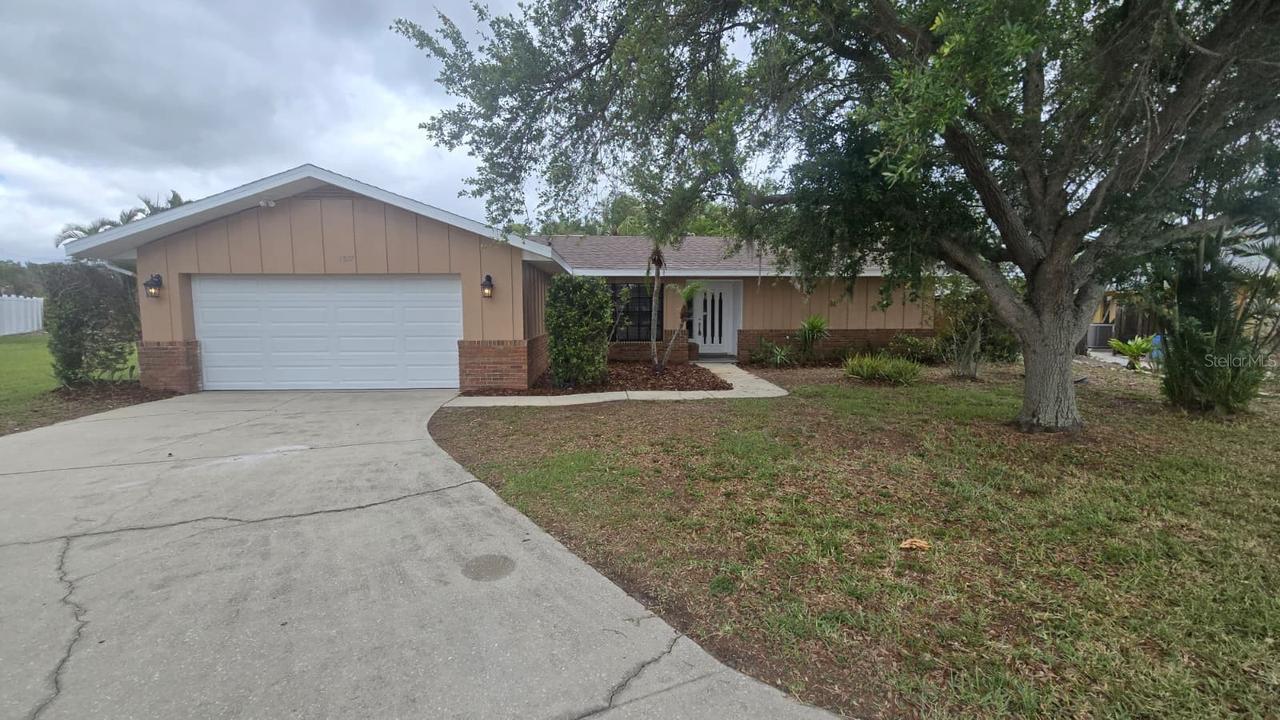 1827 76th St., Bradenton, FL 34209