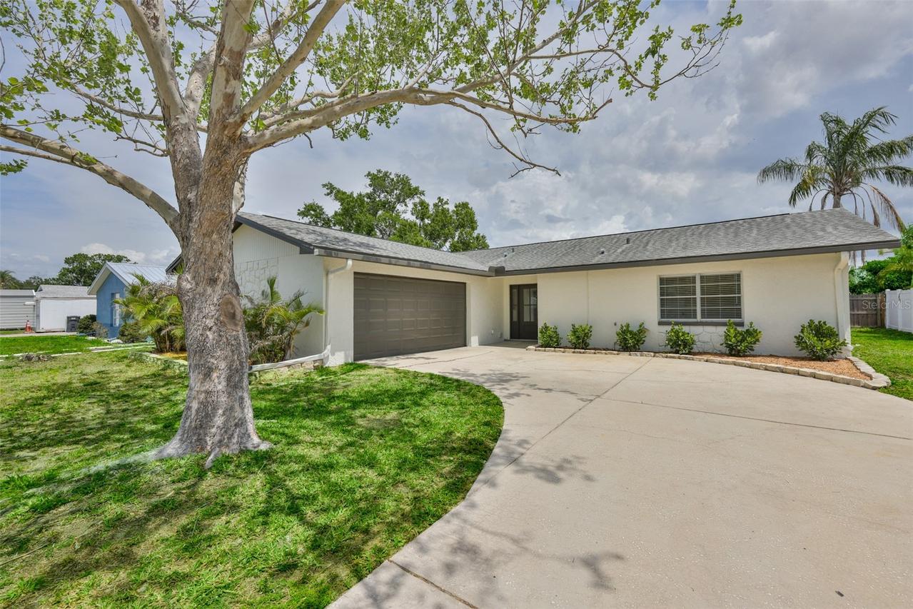 539 Red Mangrove Ln., Apollo Beach, FL 33572