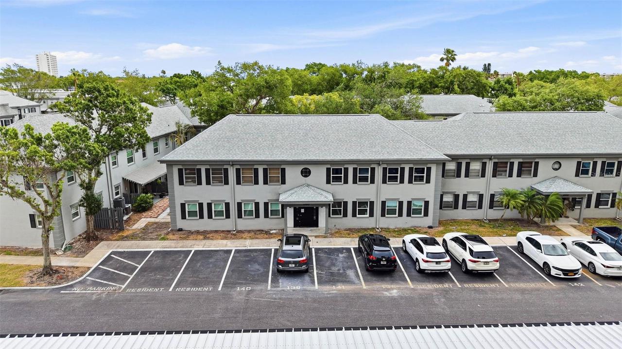 1160 Rue Des Rois #1B, South Pasadena, FL 33707