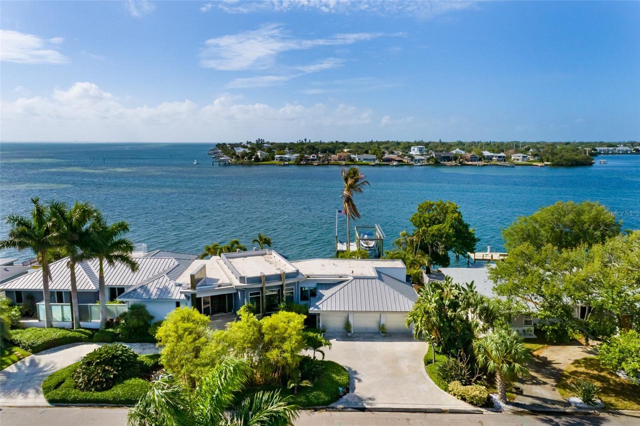 360 26th Ave., St Petersburg, FL 33705