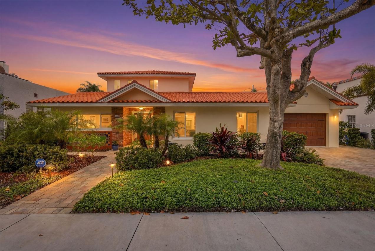 125 23rd Ave., St Petersburg, FL 33704