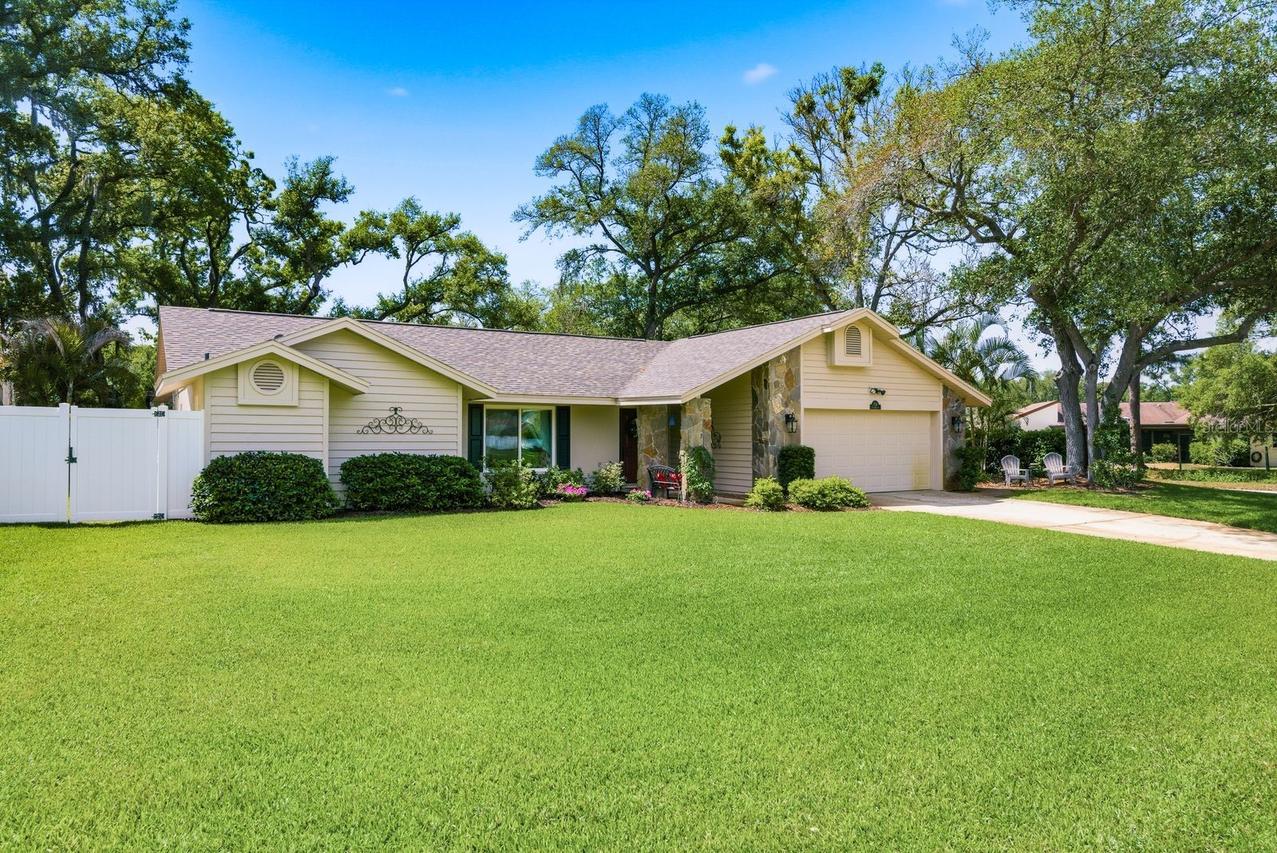 1736 Pine Hill Ct., Safety Harbor, FL 34695