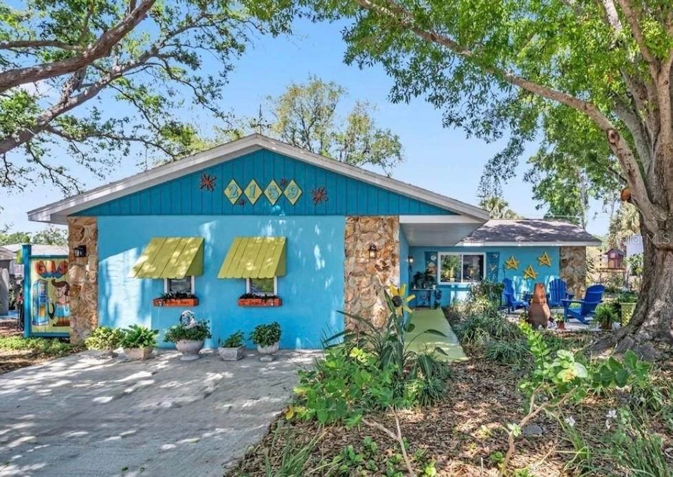2159 Barcelona Way, St Petersburg, FL 33712
