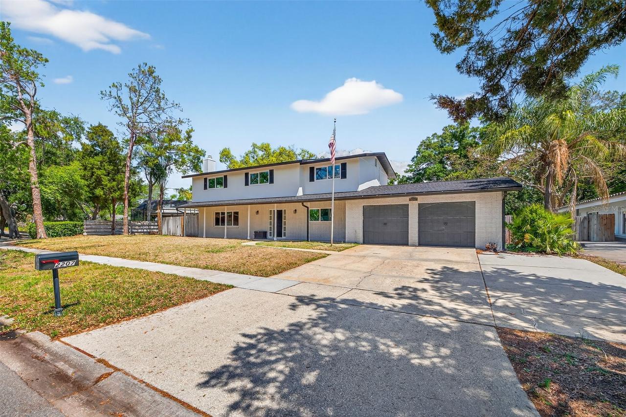 2207 Hennesen Dr., Clearwater, FL 33764