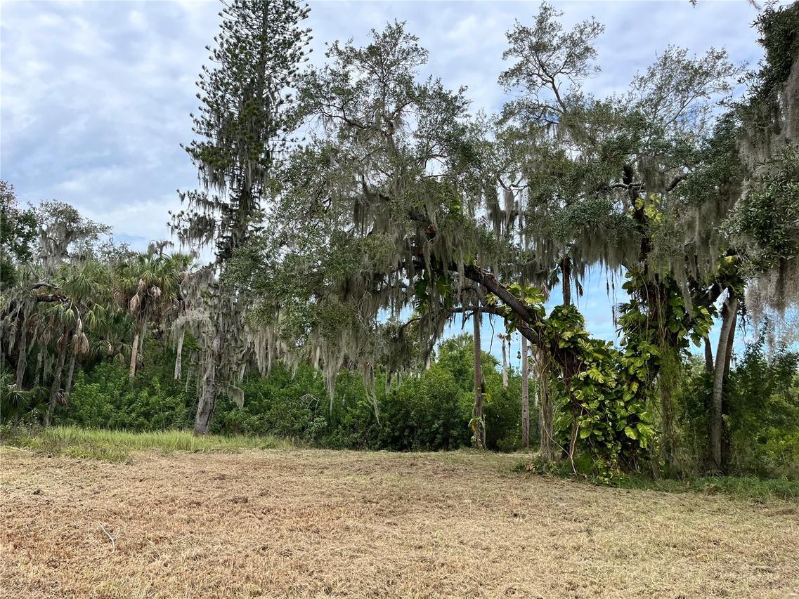 6715 16th Ave., Palmetto, FL 34221