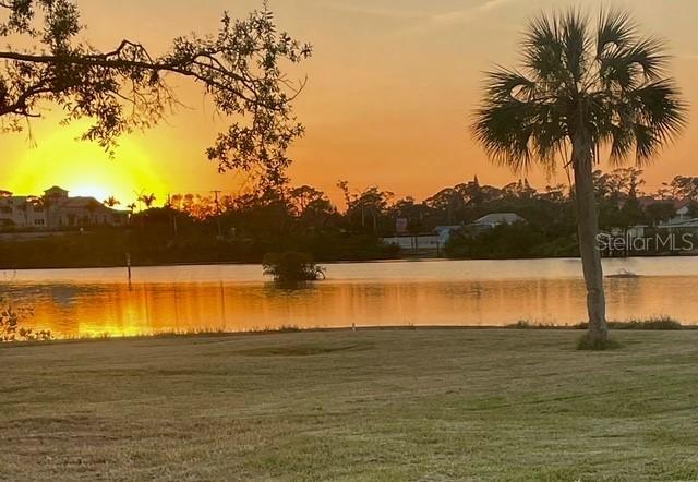 307 Dona Dr., Nokomis, FL 34275