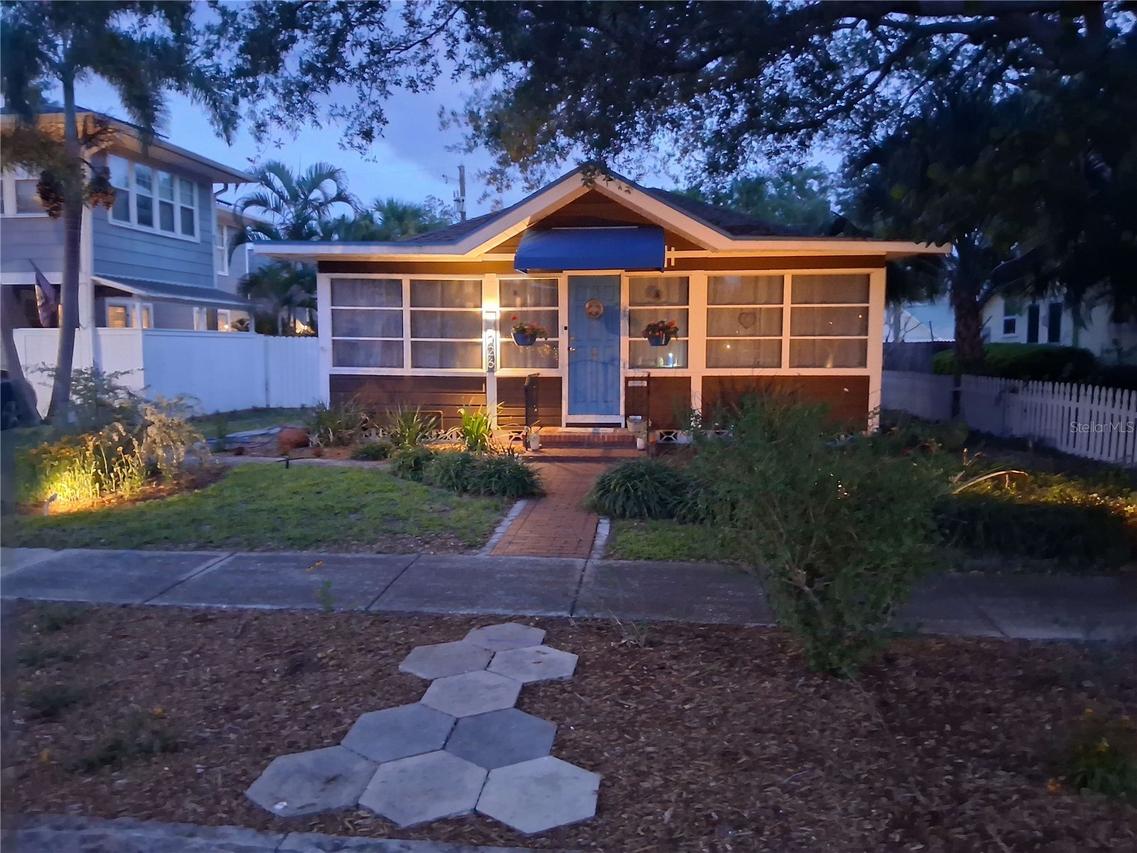 226 21st Ave., St Petersburg, FL 33704