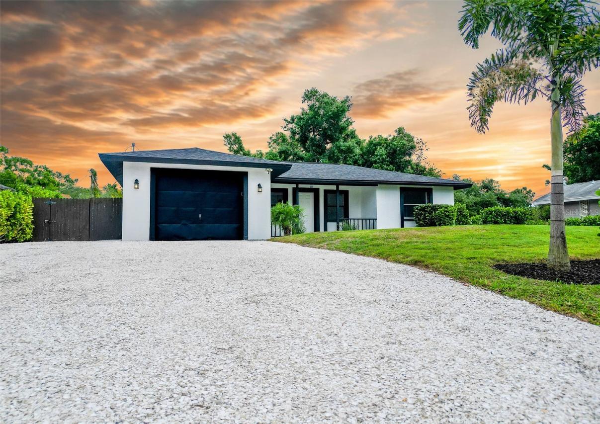 629 Albritton Ave., Sarasota, FL 34232