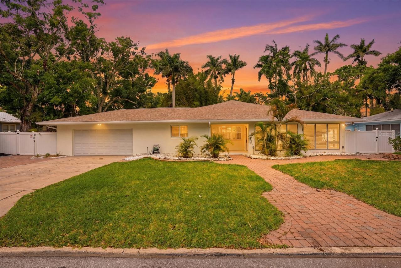 2004 Virginia Dr., Bradenton, FL 34205