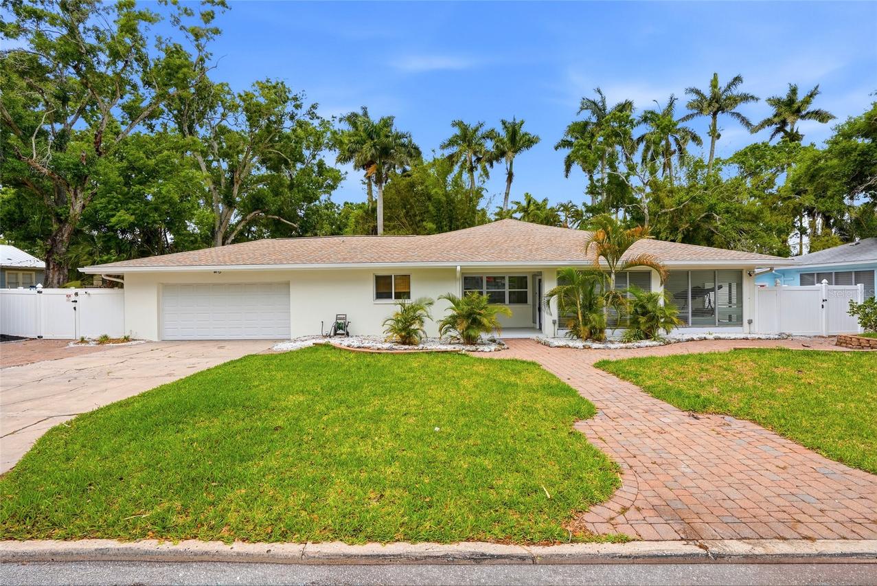 2004 Virginia Dr., Bradenton, FL 34205