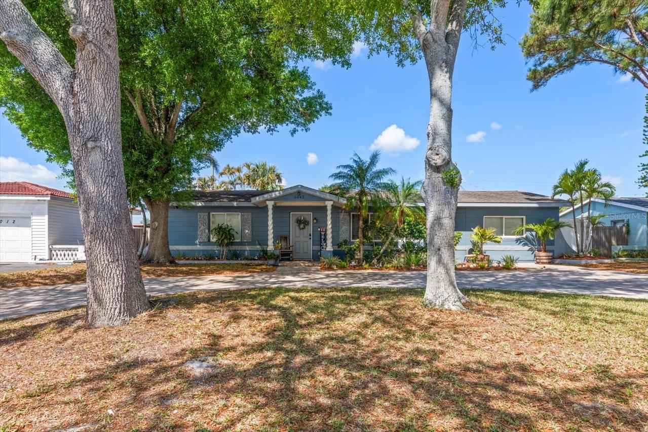 5042 Lake Charles Dr., Kenneth City, FL 33709