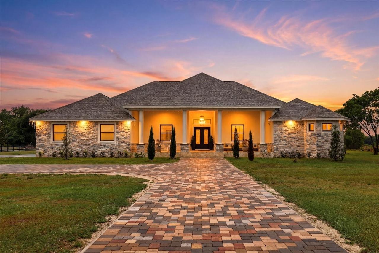 8459 Harvey Walden Dr., Plant City, FL 33565