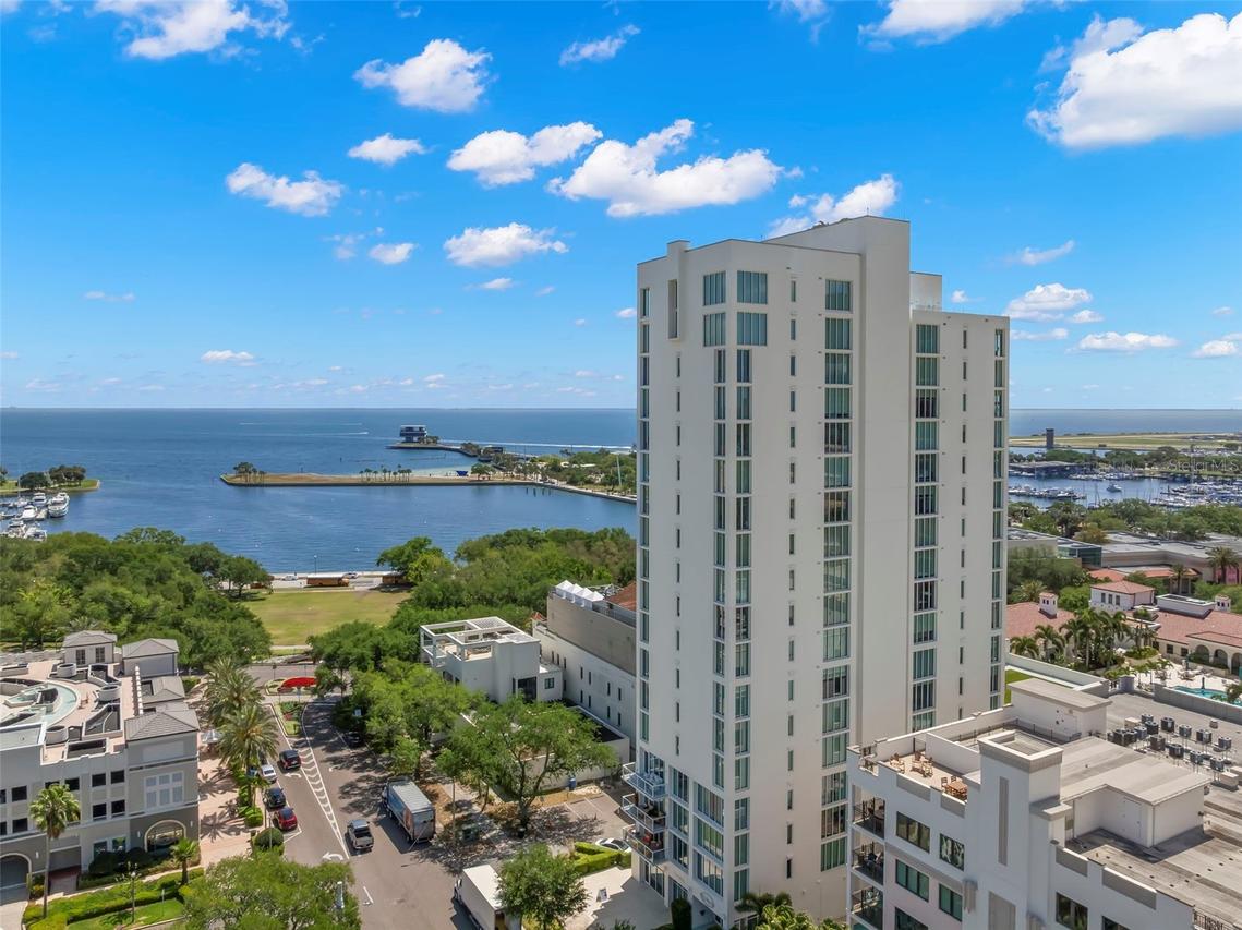 176 4th Ave. #1102, St Petersburg, FL 33701