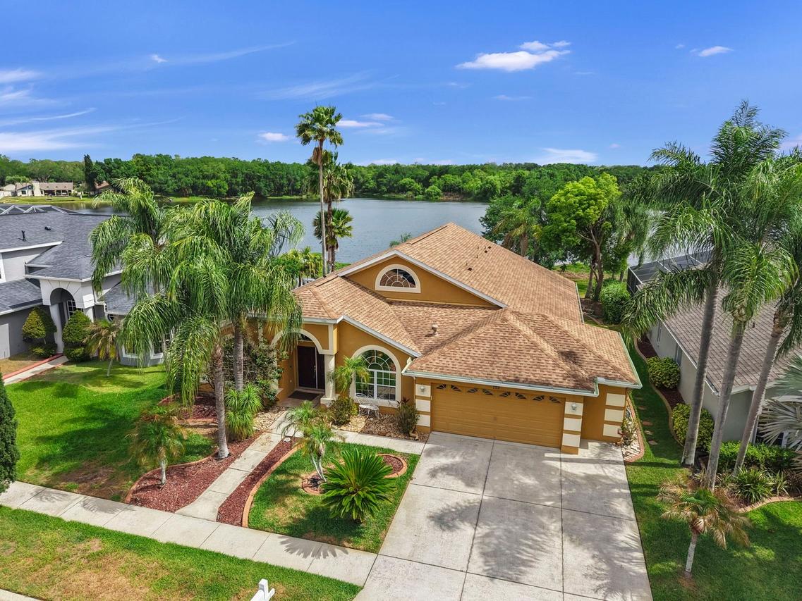 220 Rosana Dr., Brandon, FL 33511