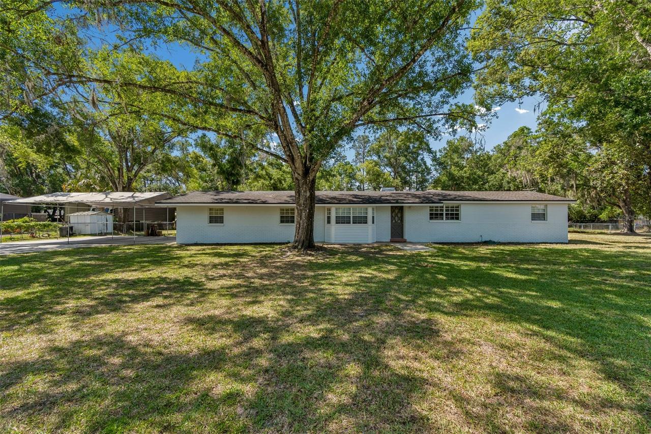 608 Krazy Ln., Lutz, FL 33548