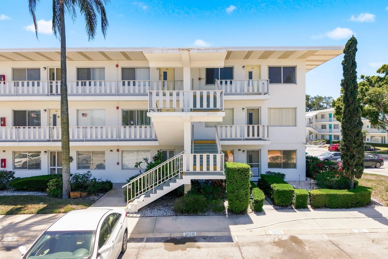 11100 86th Ave. #310, Seminole, FL 33772