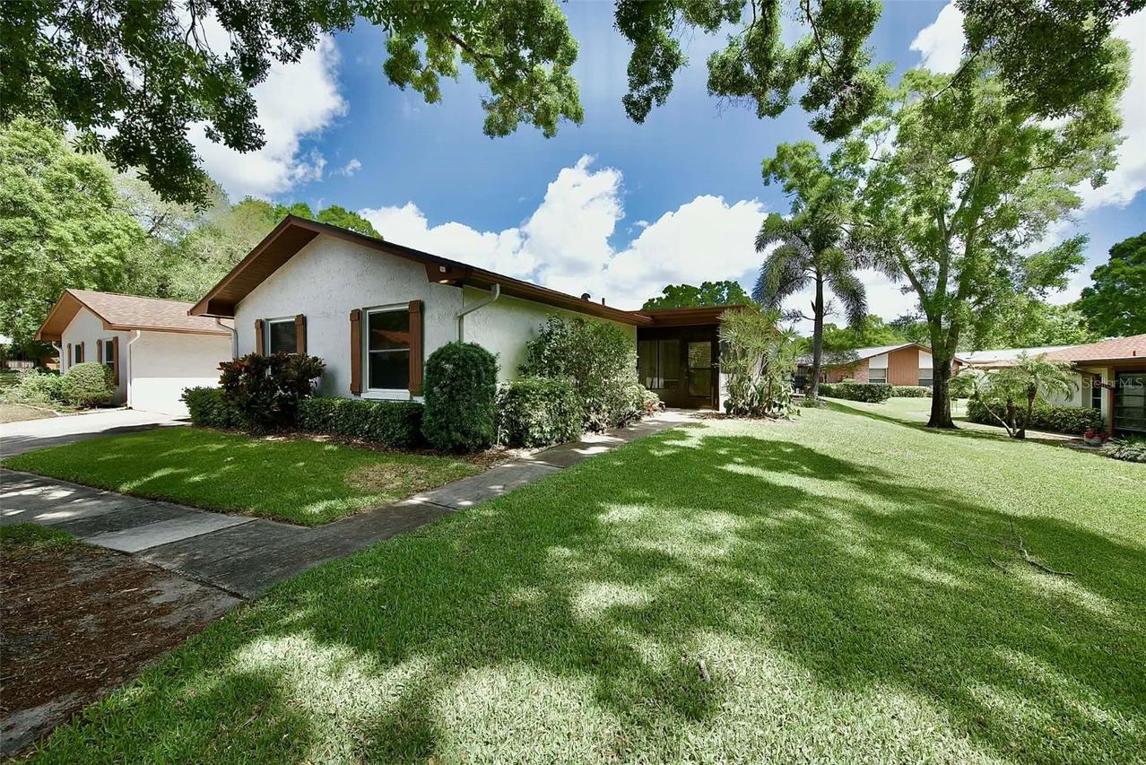 2291 Shelly Dr. #D, Palm Harbor, FL 34684