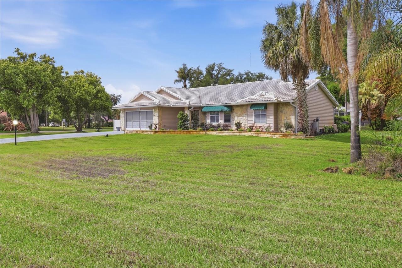 35103 Riverside Ct., Leesburg, FL 34788