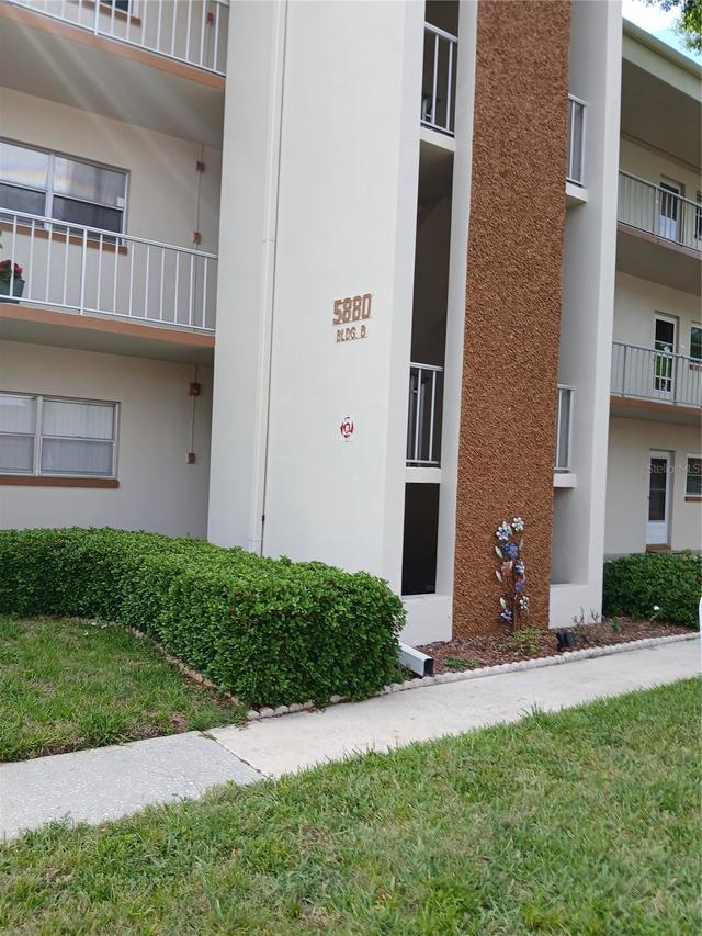 5880 38th Ave. #304, St Petersburg, FL 33710
