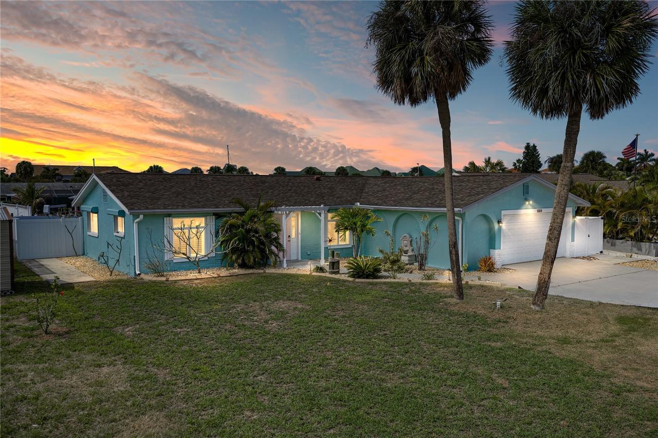 1004 Sago Palm Way, Apollo Beach, FL 33572