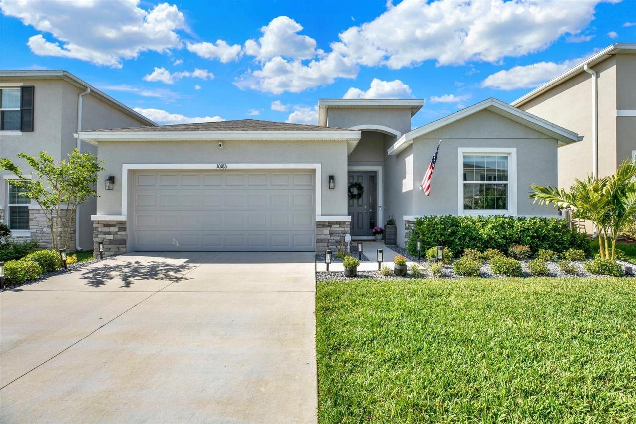10186 Shoreline View Way, Wesley Chapel, FL 33545