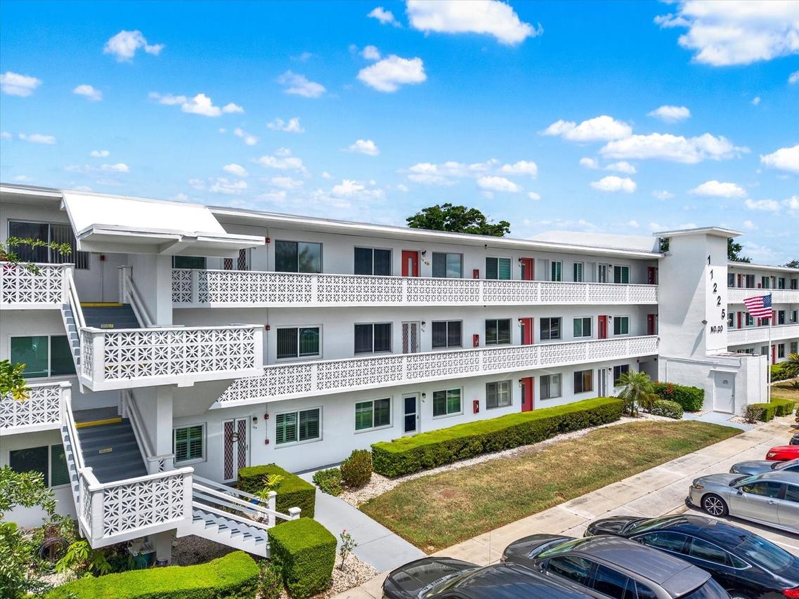 11225 82nd Ave. #207, Seminole, FL 33772