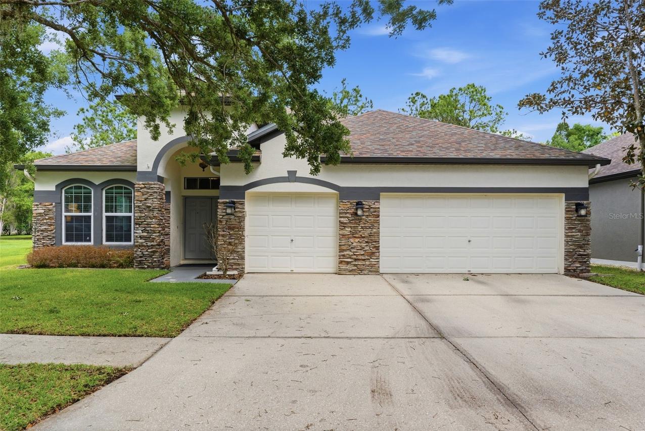 5832 Heronview Crescent Dr., Lithia, FL 33547