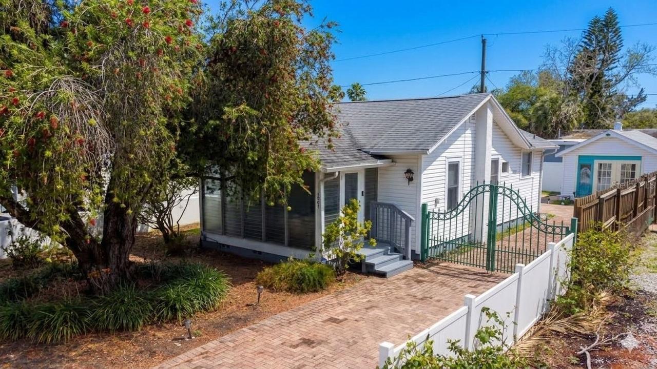 2907 Clinton St., Gulfport, FL 33707