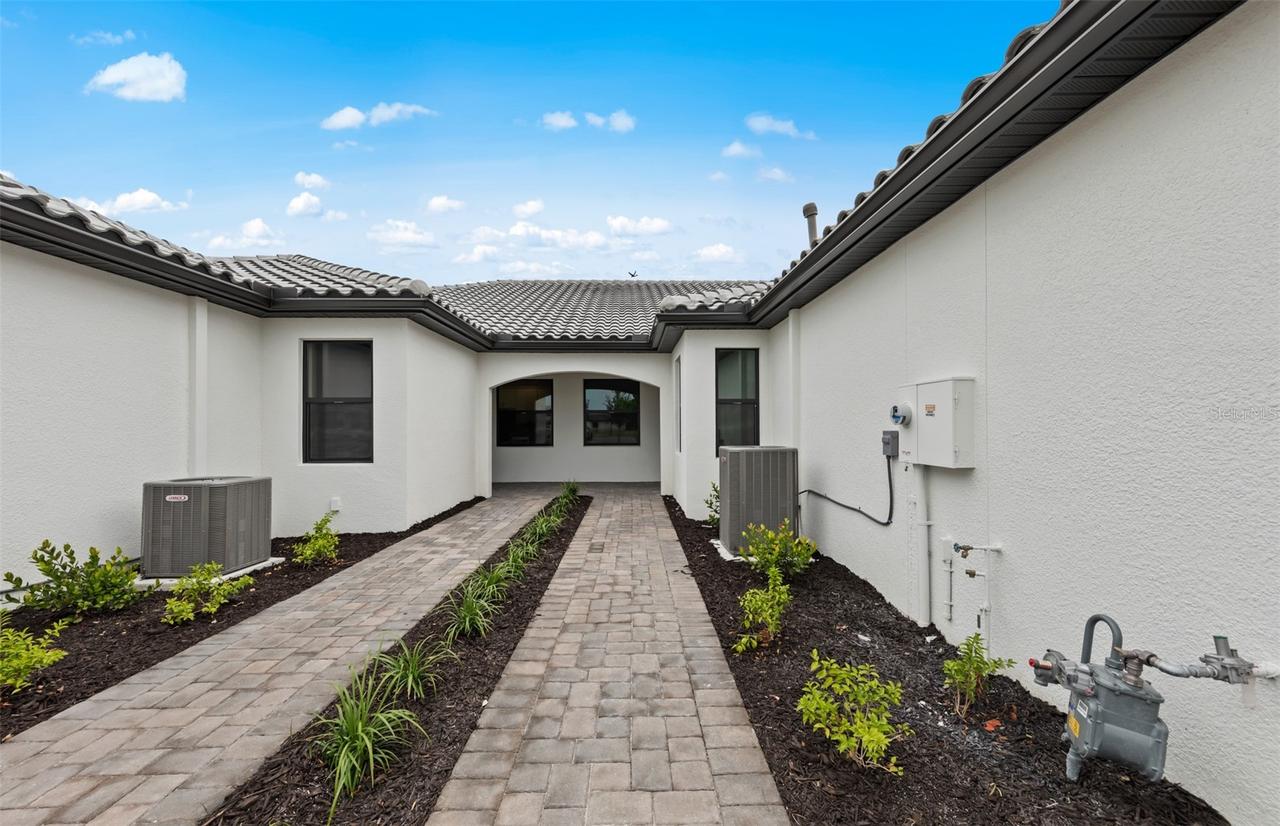 14296 Eagle Branch Dr., Nokomis, FL 34275