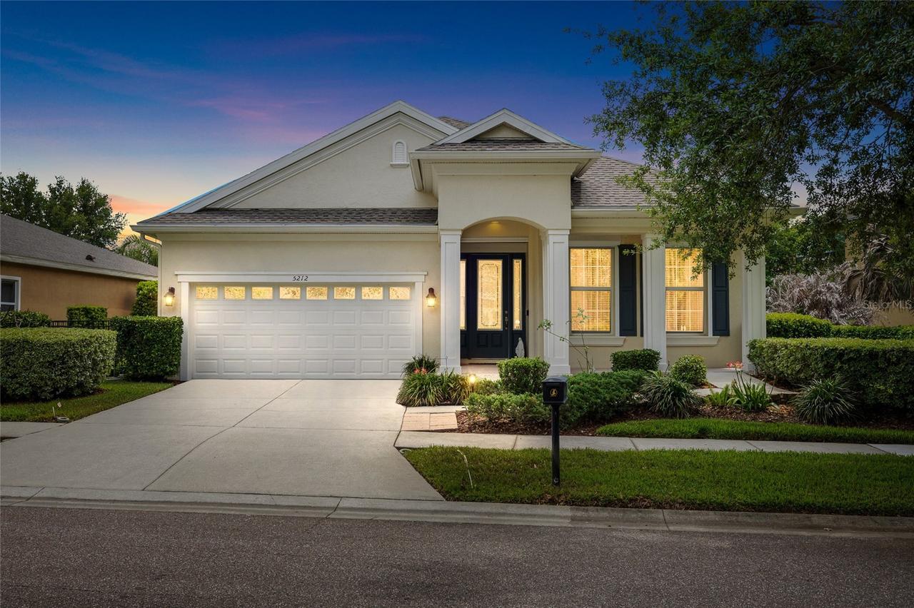 5212 Rosefinch Pl., Lithia, FL 33547
