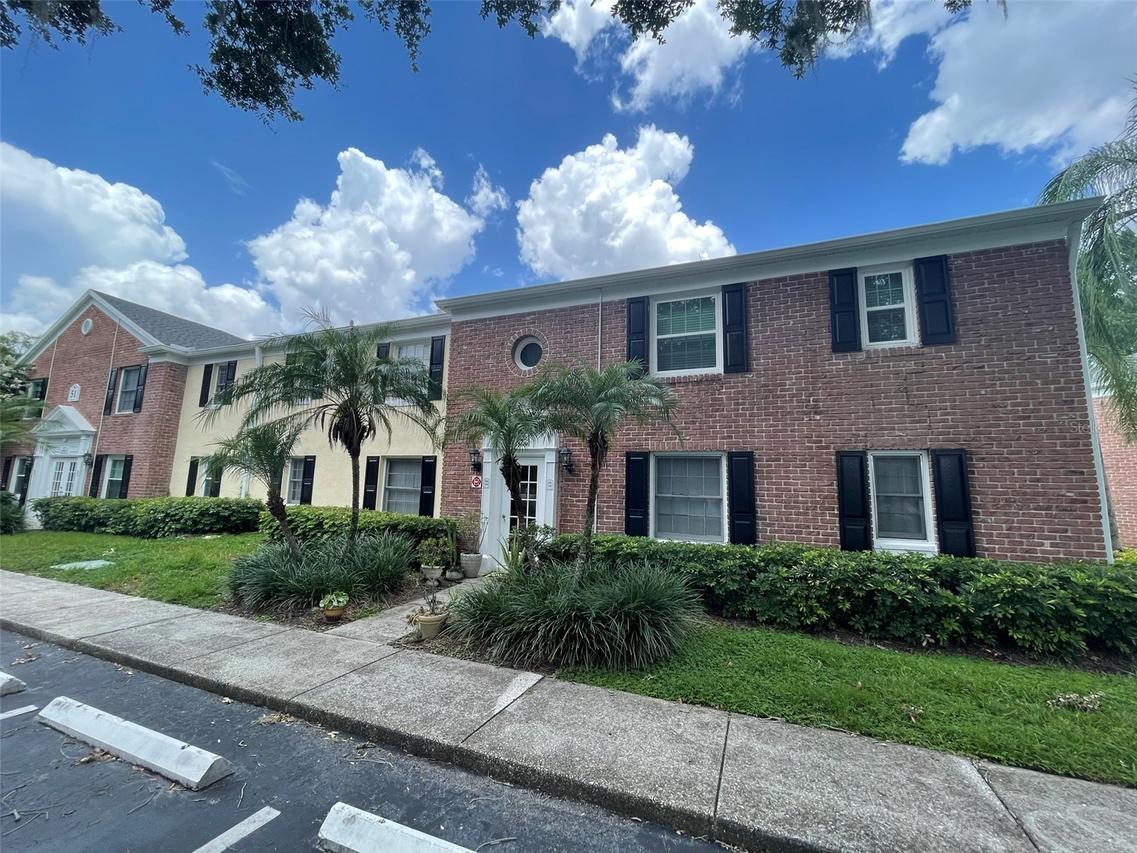 13686 Orange Sunset Dr Dr. #201, Tampa, FL 33618