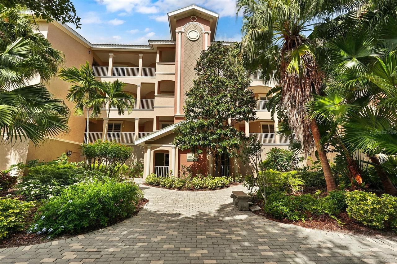 5110 Manorwood Dr. #3D, Sarasota, FL 34235