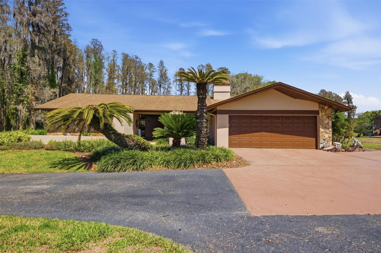 820 Newberger Rd., Lutz, FL 33549