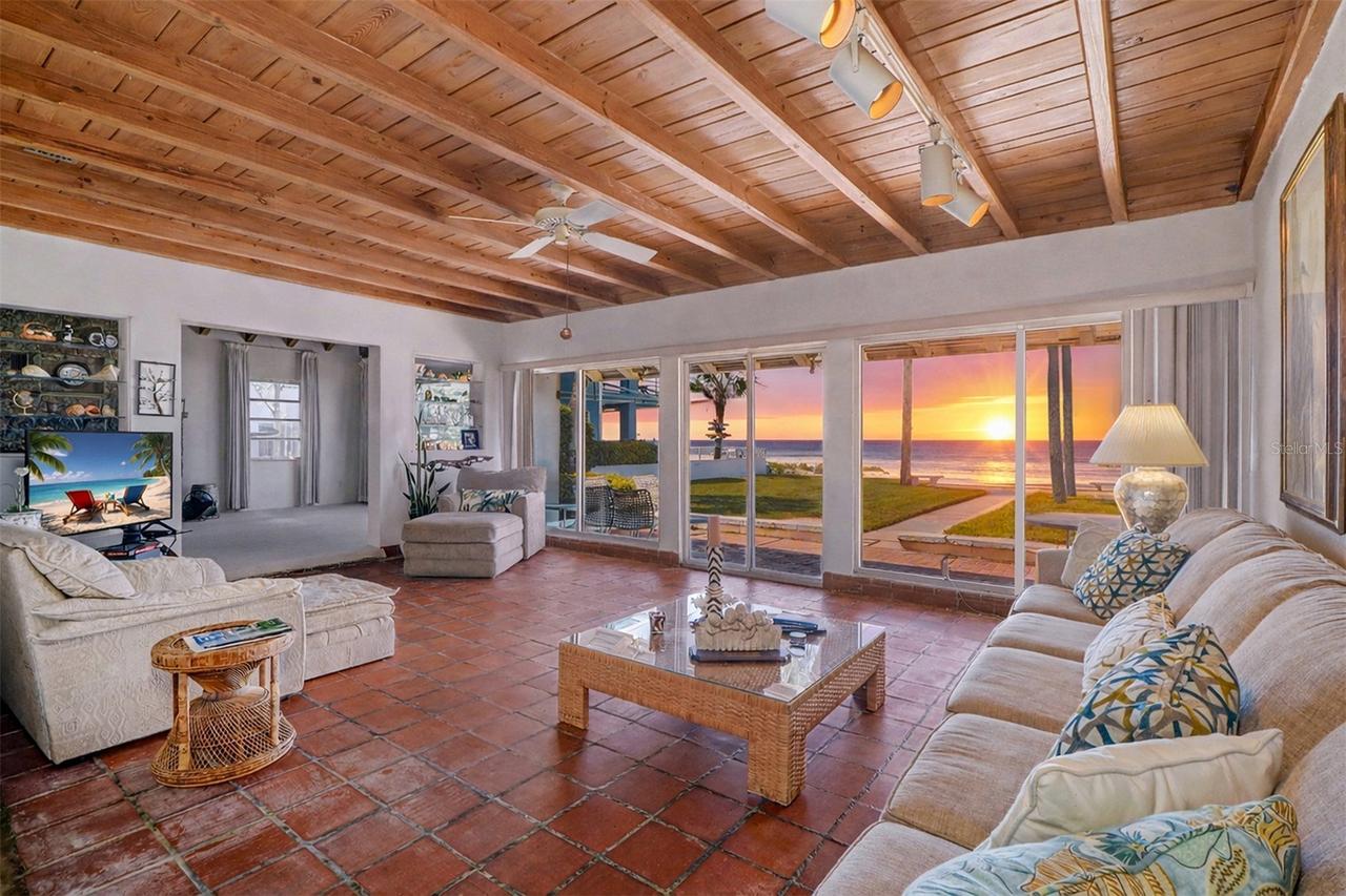 18206 Sunset Blvd., Redington Shores, FL 33708