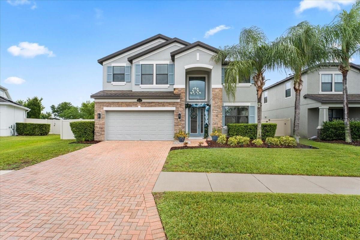 1675 Feather Grass Loop, Lutz, FL 33558