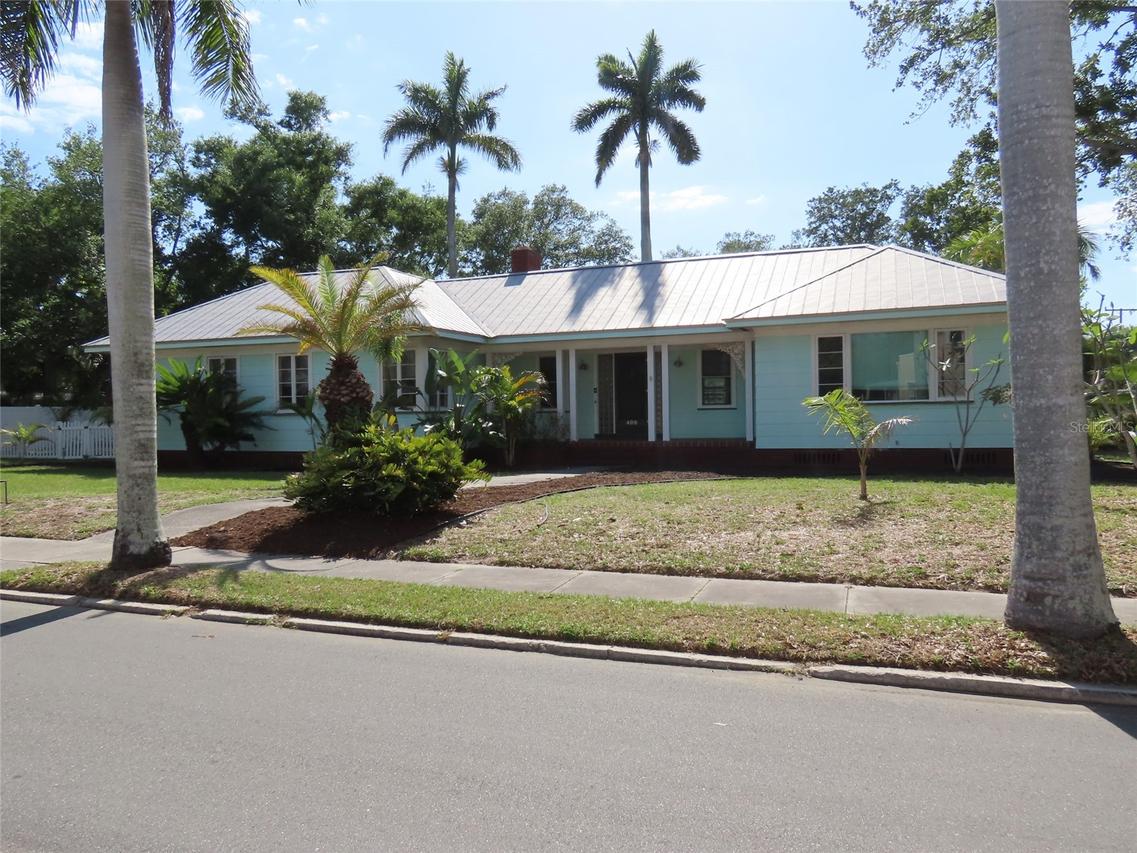 408 27th St., Bradenton, FL 34205