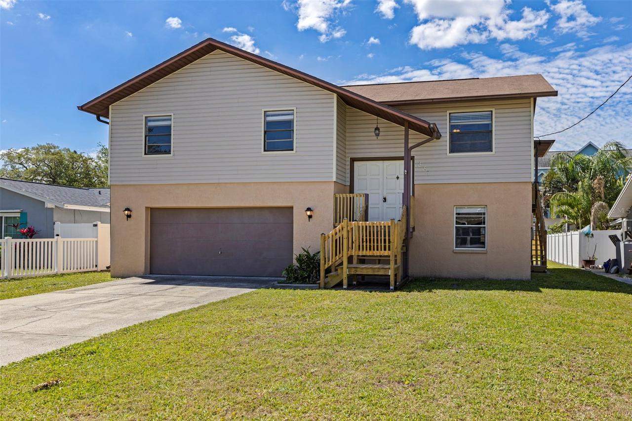 334 Crosswinds Dr., Palm Harbor, FL 34683