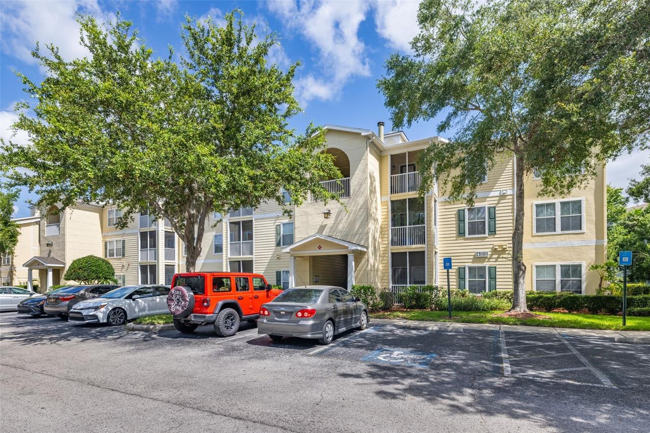 18439 Bridle Club Dr. #1, Tampa, FL 33647