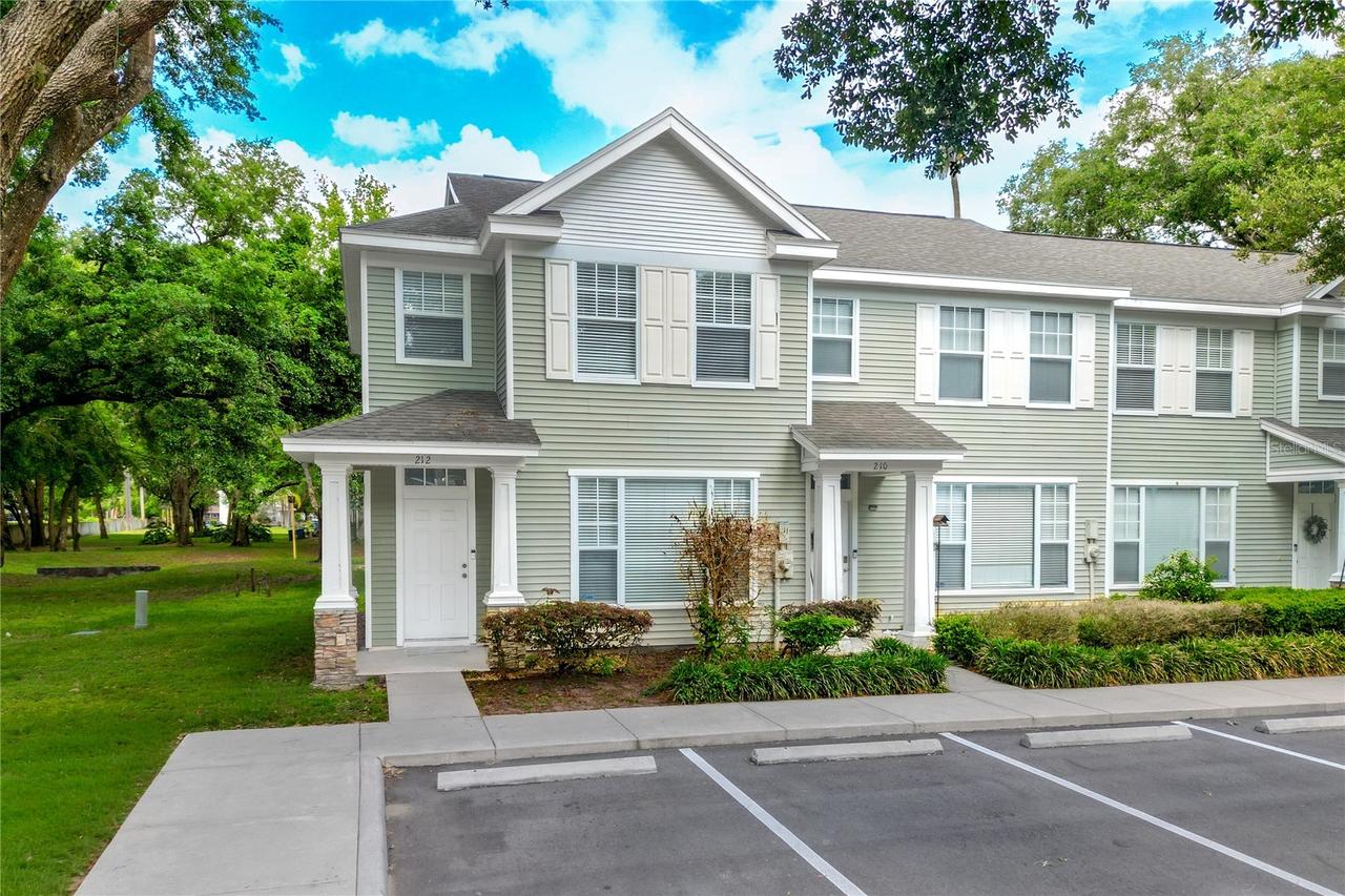 212 Golden Pond Ct., Valrico, FL 33594