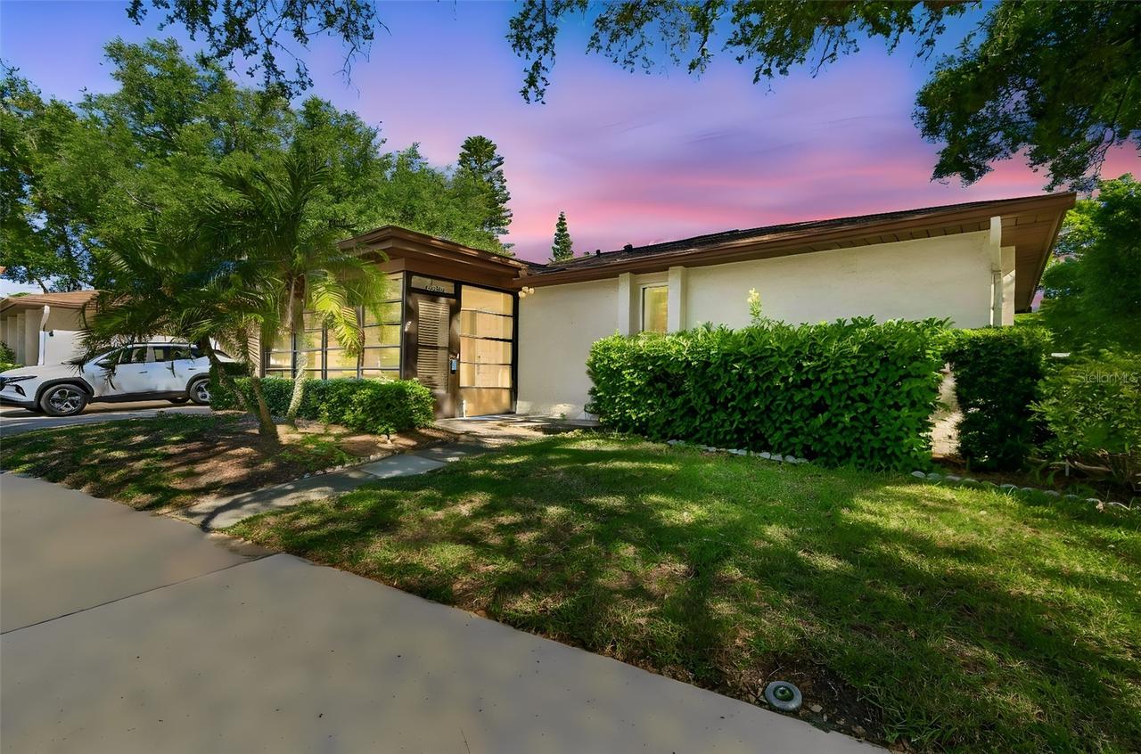 2150 Shelly Dr. #B, Palm Harbor, FL 34684