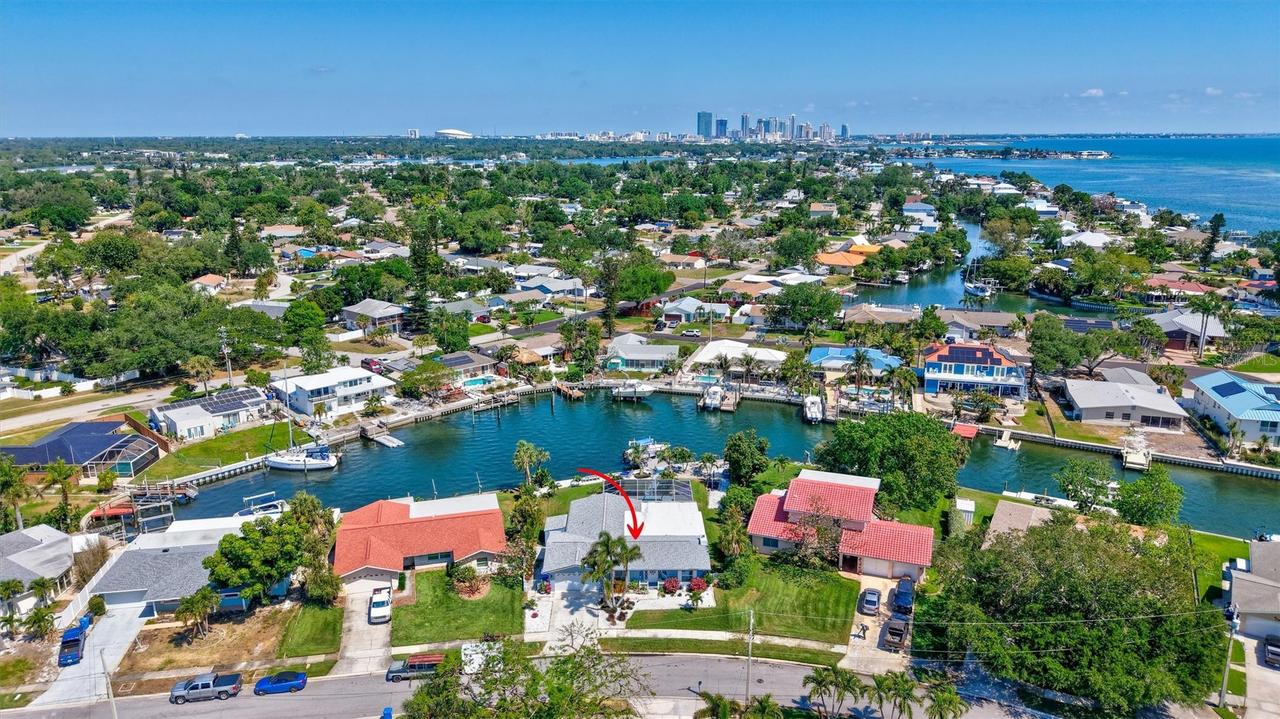 563 Lewis Blvd., St Petersburg, FL 33705