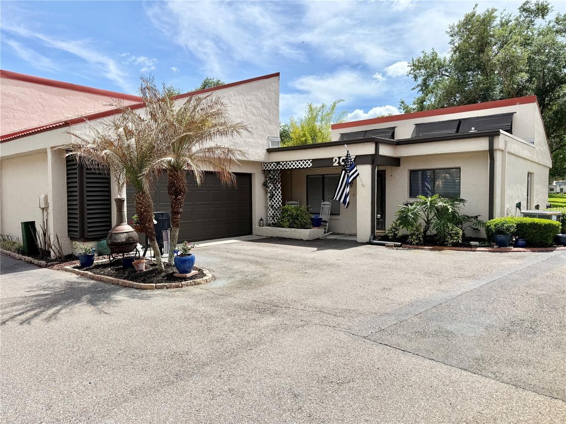 207 Granada Court N, Plant City, FL 33566