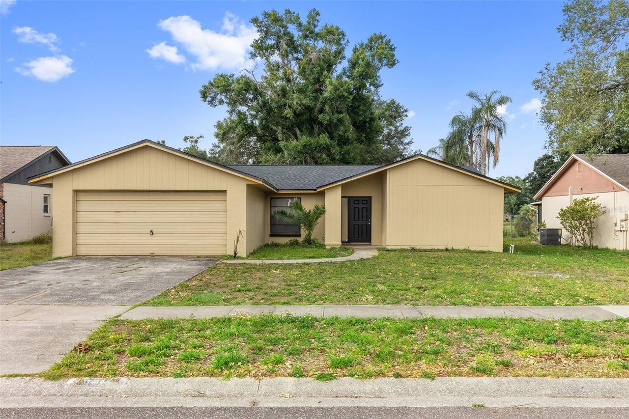 17635 Meadowbridge Dr., Lutz, FL 33549