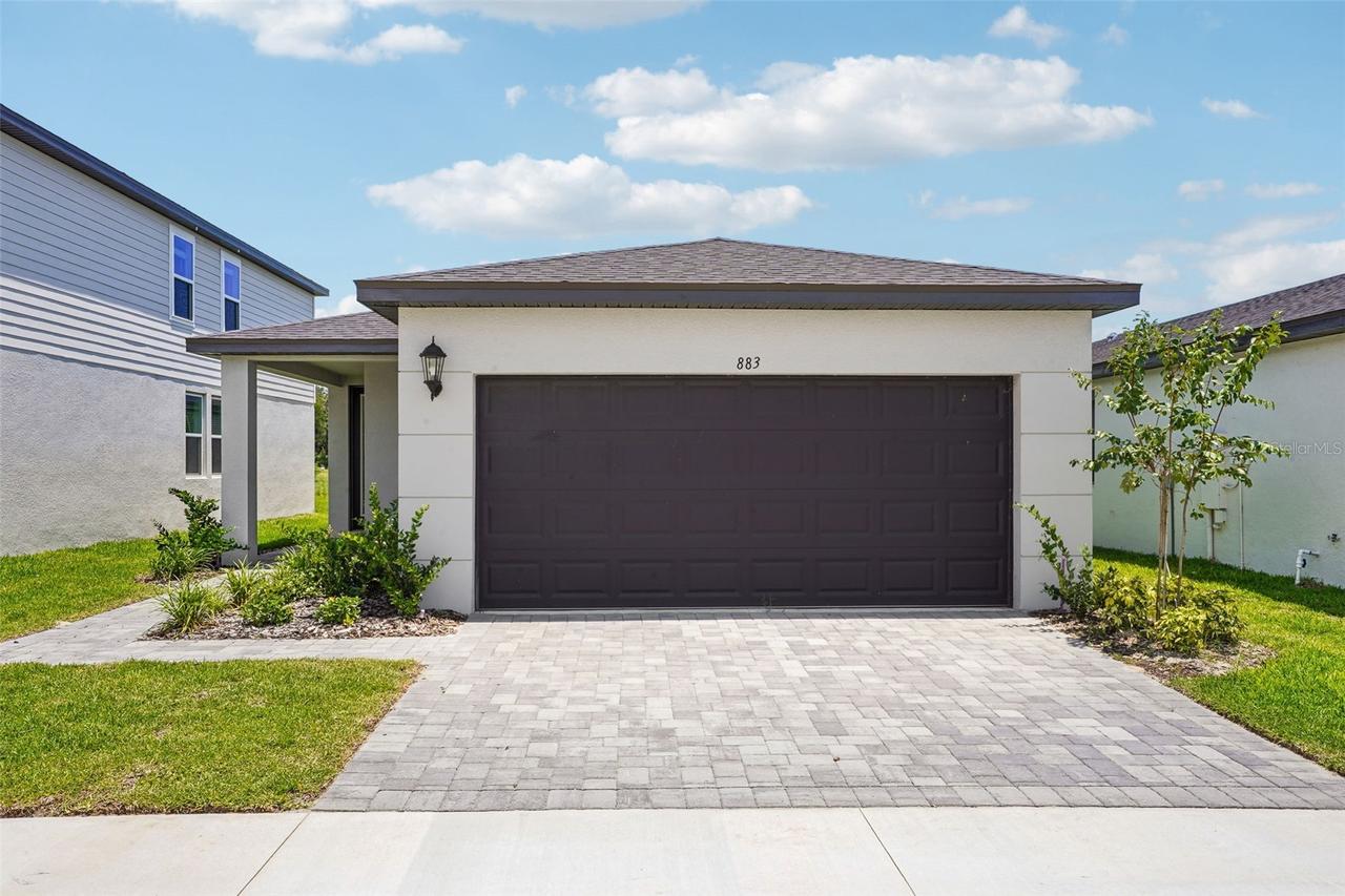 883 Sunshower Dr., Lady Lake, FL 32159
