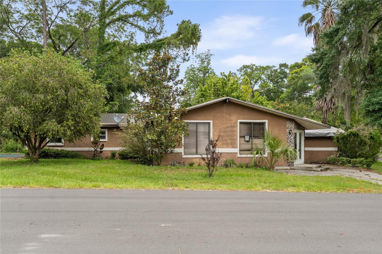 717 NW 253rd St., Newberry, FL 32669