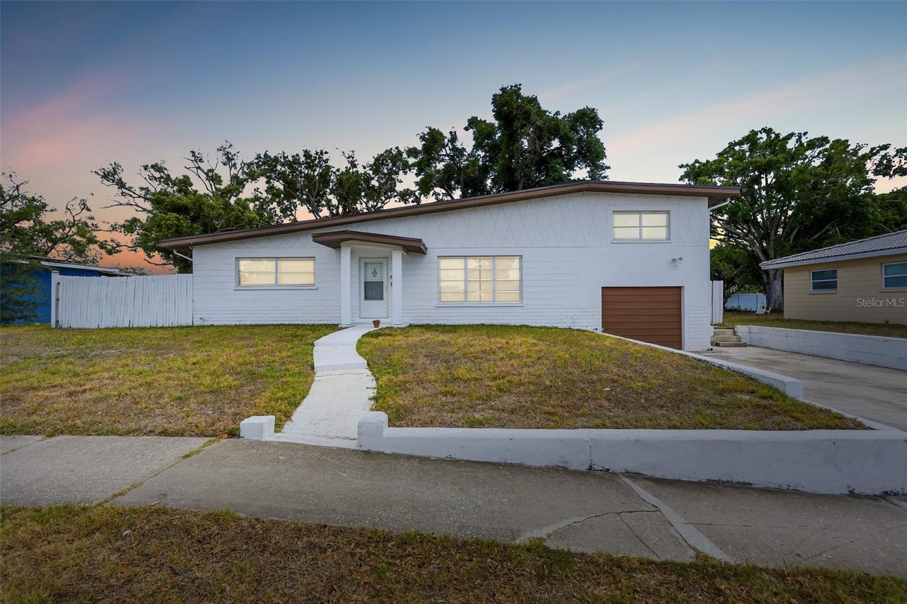 11830 86th Ave., Seminole, FL 33772
